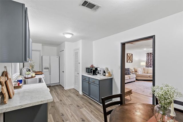 1710 Cavitt Avenue, Bryan, TX 77801