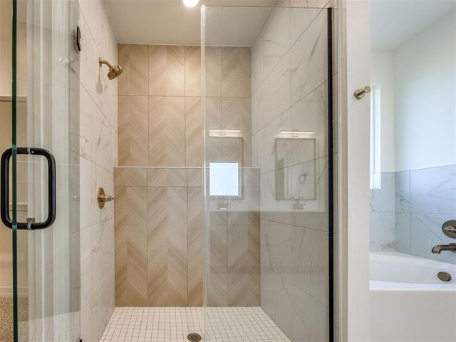 225 Sage Brush Way, Edmond, OK 73025