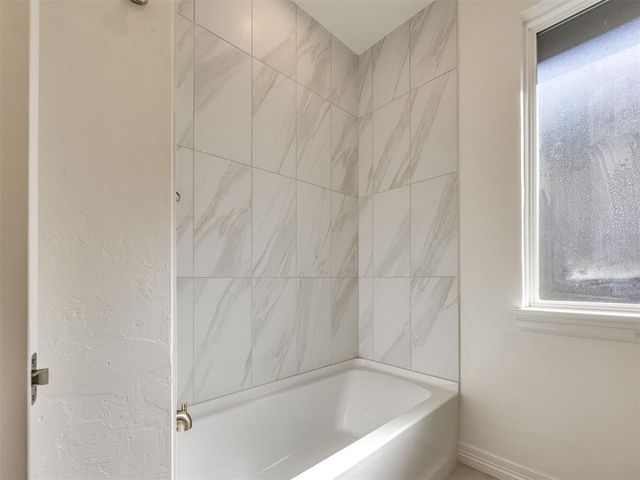 225 Sage Brush Way, Edmond, OK 73025