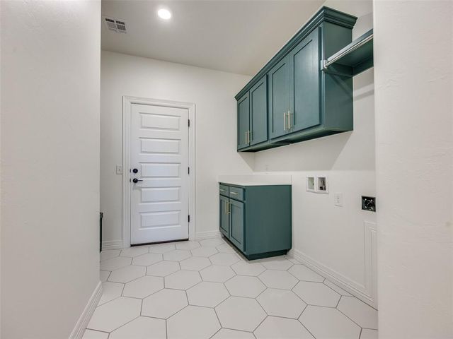 225 Sage Brush Way, Edmond, OK 73025