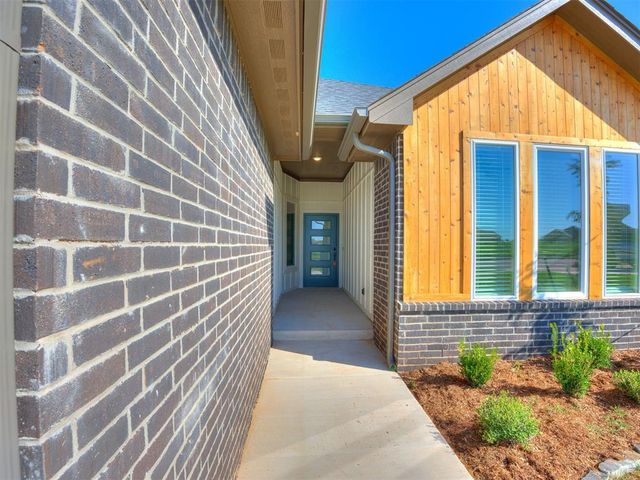 225 Sage Brush Way, Edmond, OK 73025