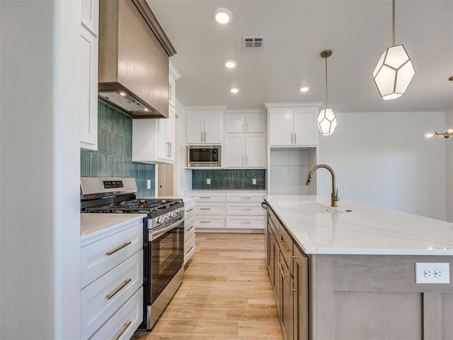 225 Sage Brush Way, Edmond, OK 73025