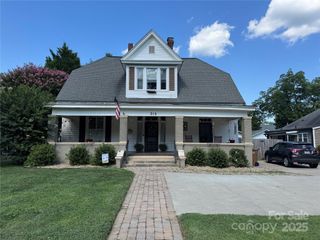 318 N Laurel Street N, Lincolnton, NC 28092