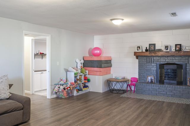 2325 W Alta Street, Springfield, MO 65810