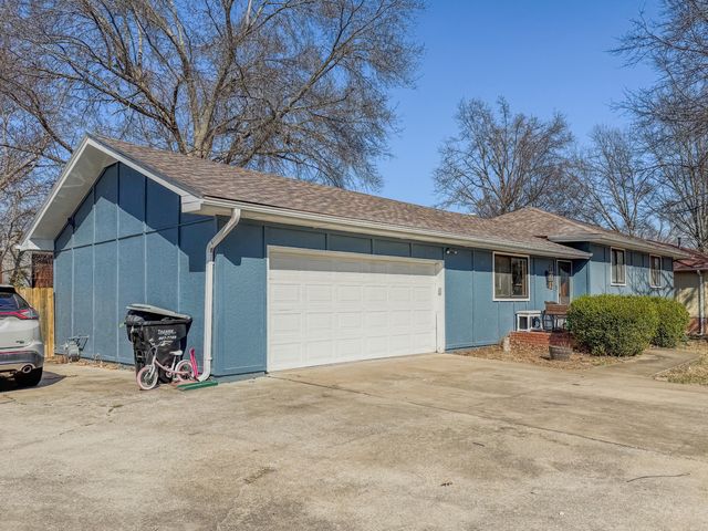 2325 W Alta Street, Springfield, MO 65810