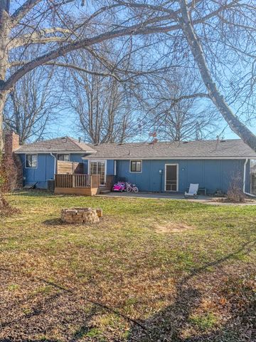 2325 W Alta Street, Springfield, MO 65810