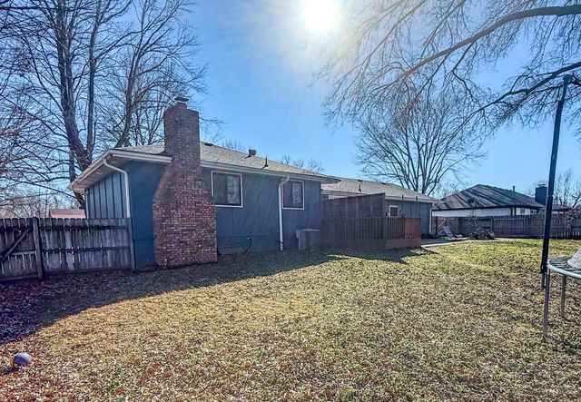 2325 W Alta Street, Springfield, MO 65810