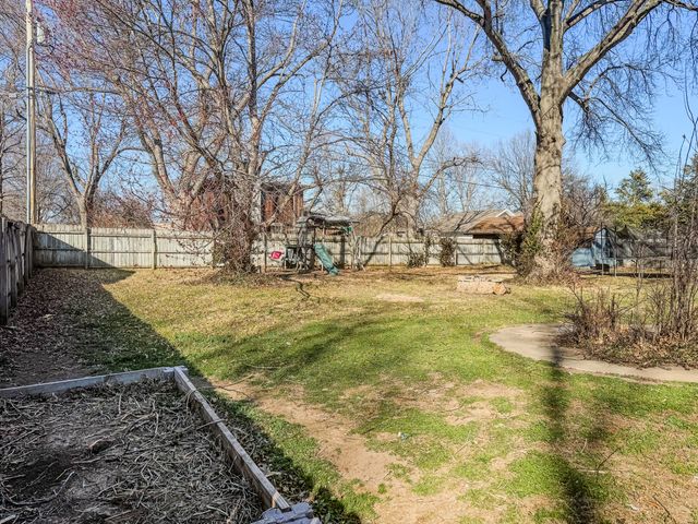 2325 W Alta Street, Springfield, MO 65810