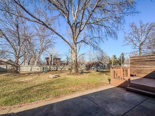 2325 W Alta Street, Springfield, MO 65810