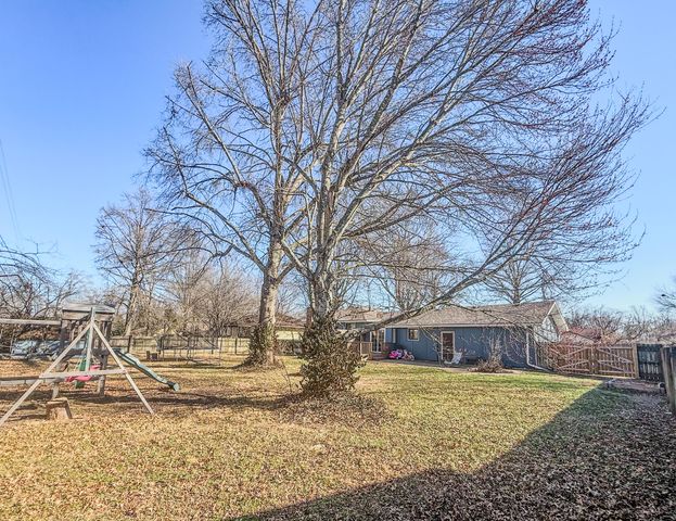 2325 W Alta Street, Springfield, MO 65810