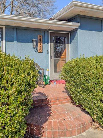 2325 W Alta Street, Springfield, MO 65810