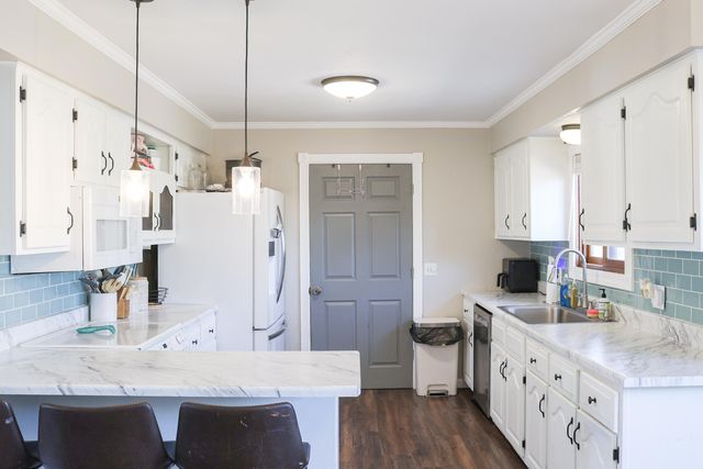 2325 W Alta Street, Springfield, MO 65810