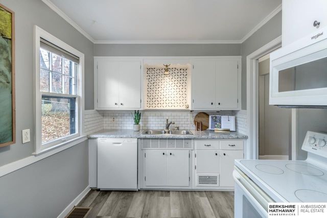 1340 S 51st Avenue, Omaha, NE 68106