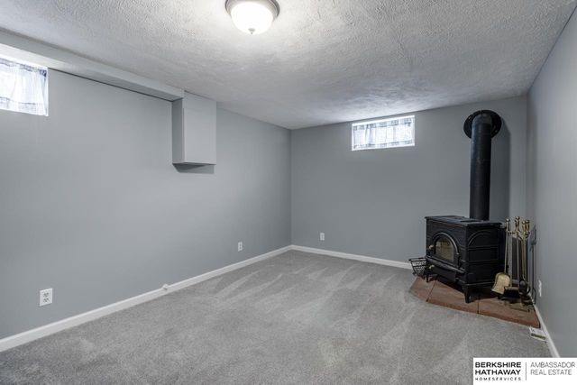 1340 S 51st Avenue, Omaha, NE 68106