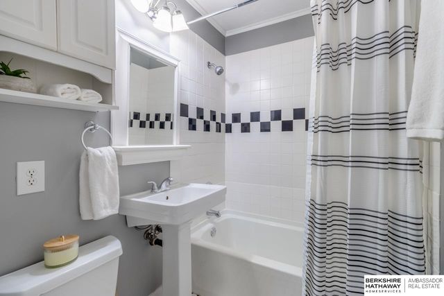 1340 S 51st Avenue, Omaha, NE 68106