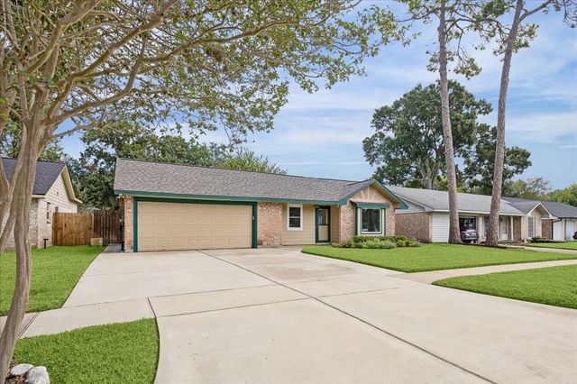 13626 Greenridge Drive, Sugar Land, TX 77498