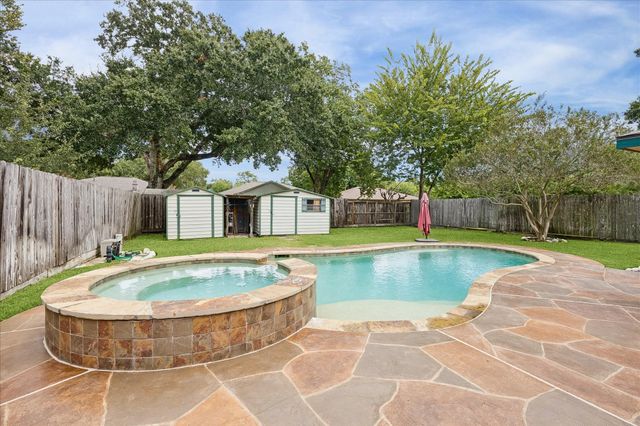 13626 Greenridge Drive, Sugar Land, TX 77498