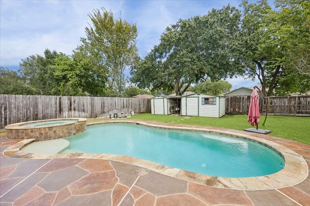 13626 Greenridge Drive, Sugar Land, TX 77498