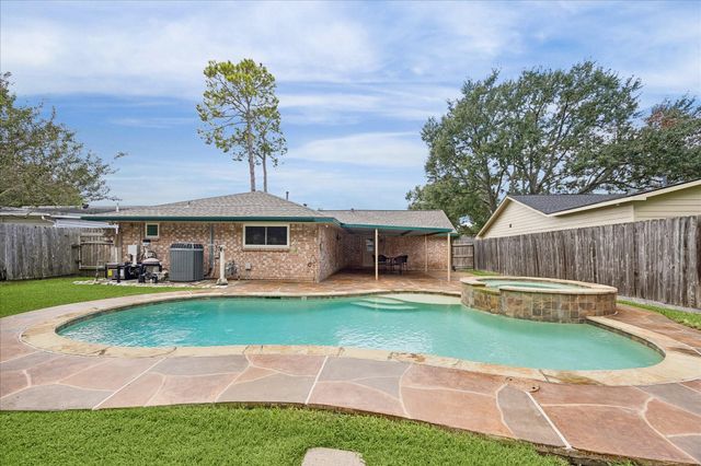 13626 Greenridge Drive, Sugar Land, TX 77498