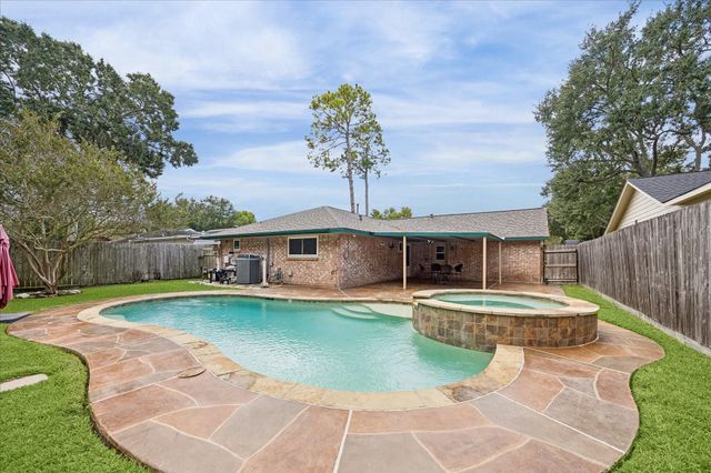 13626 Greenridge Drive, Sugar Land, TX 77498