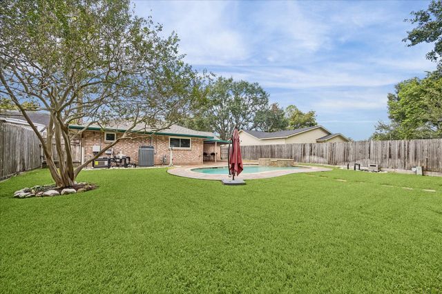 13626 Greenridge Drive, Sugar Land, TX 77498