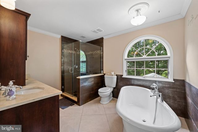2425 HUNTERS CHASE CT, Frederick, MD 21702