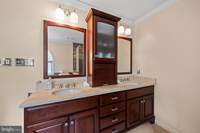 2425 HUNTERS CHASE CT, Frederick, MD 21702