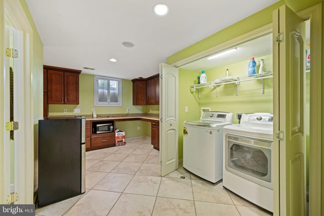 2425 HUNTERS CHASE CT, Frederick, MD 21702