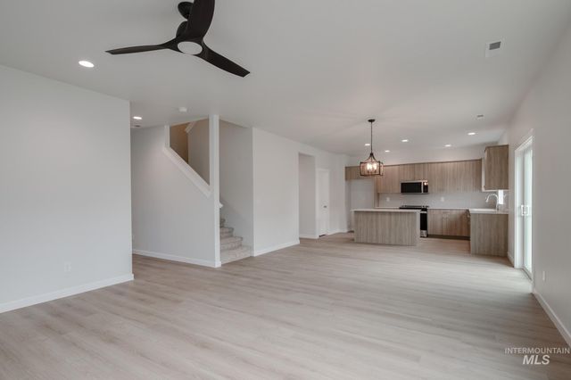 8382 E Cool River Lp, Nampa, ID 83687