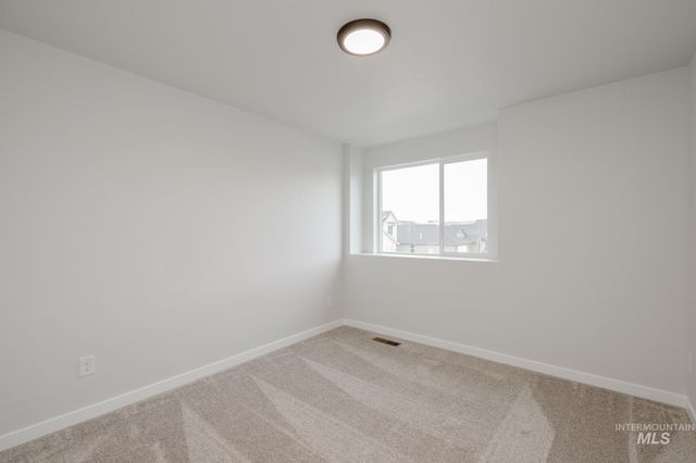 8382 E Cool River Lp, Nampa, ID 83687