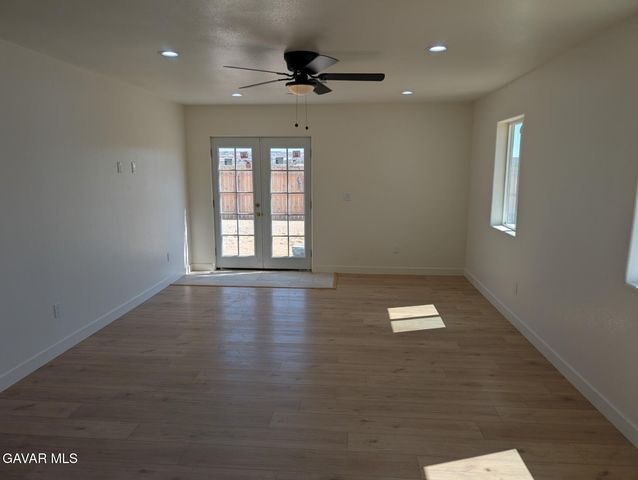 9878 Magnolia Avenue, California City, CA 93505