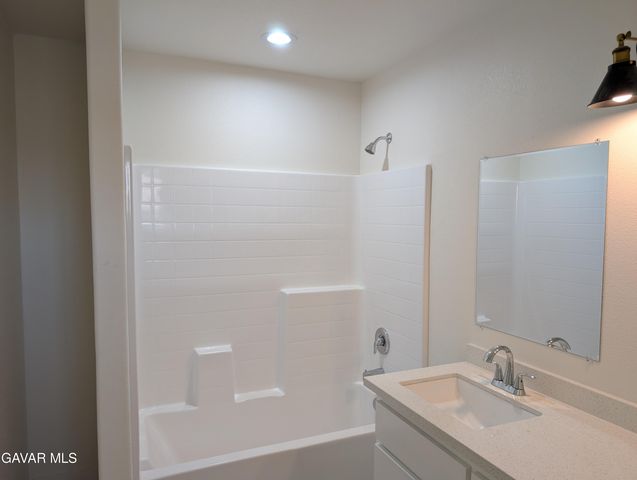 9878 Magnolia Avenue, California City, CA 93505