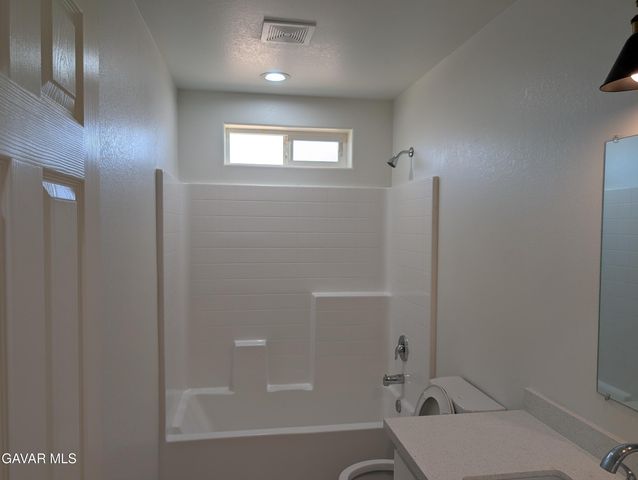 9878 Magnolia Avenue, California City, CA 93505