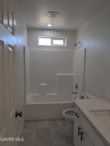 9878 Magnolia Avenue, California City, CA 93505