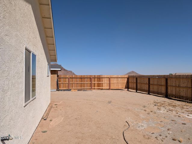 9878 Magnolia Avenue, California City, CA 93505