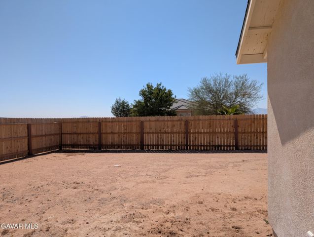 9878 Magnolia Avenue, California City, CA 93505