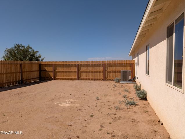 9878 Magnolia Avenue, California City, CA 93505