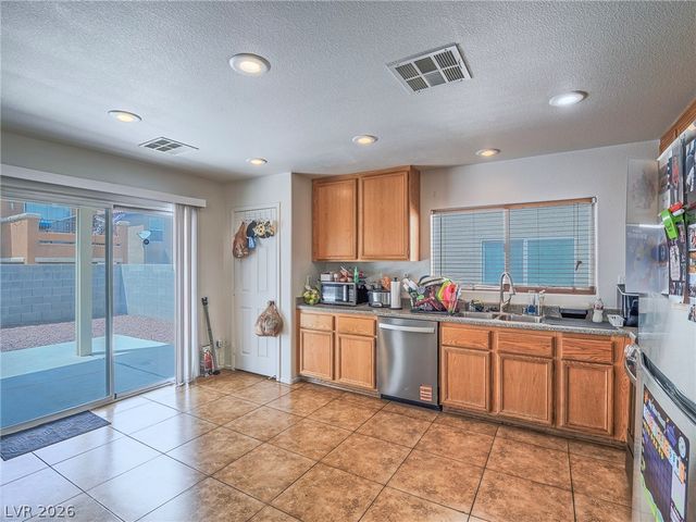 6581 Sunset Pines Street, Las Vegas, NV 89148