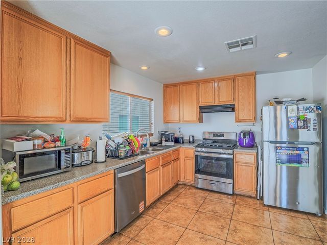 6581 Sunset Pines Street, Las Vegas, NV 89148