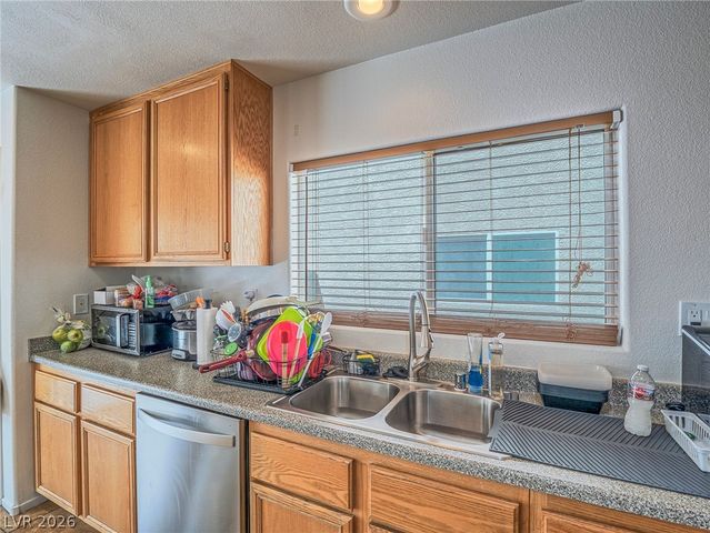 6581 Sunset Pines Street, Las Vegas, NV 89148