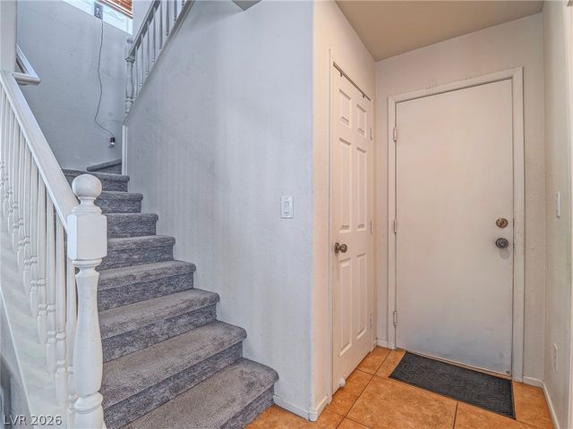 6581 Sunset Pines Street, Las Vegas, NV 89148