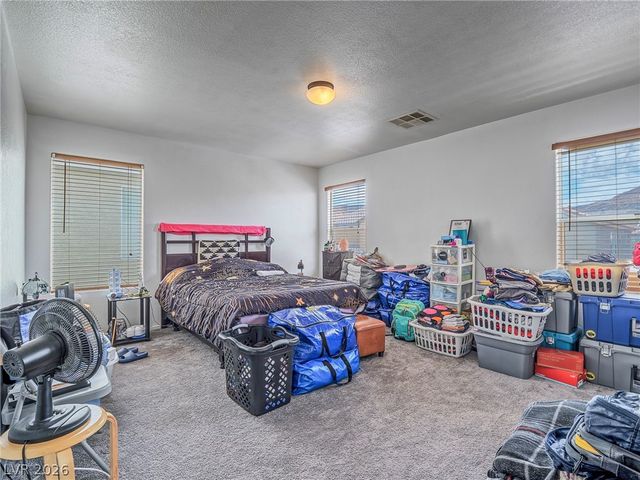 6581 Sunset Pines Street, Las Vegas, NV 89148