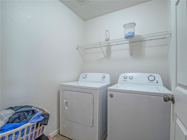 6581 Sunset Pines Street, Las Vegas, NV 89148