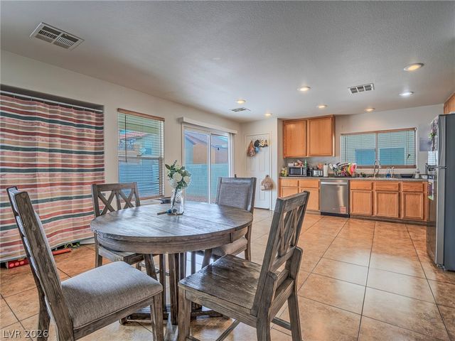 6581 Sunset Pines Street, Las Vegas, NV 89148