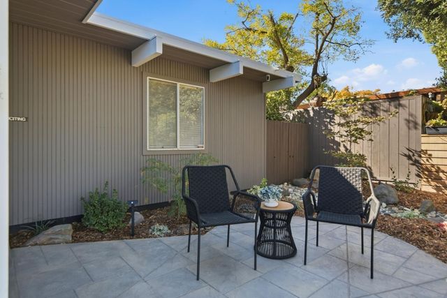 3964 Nelson Court, Palo Alto, CA 94306