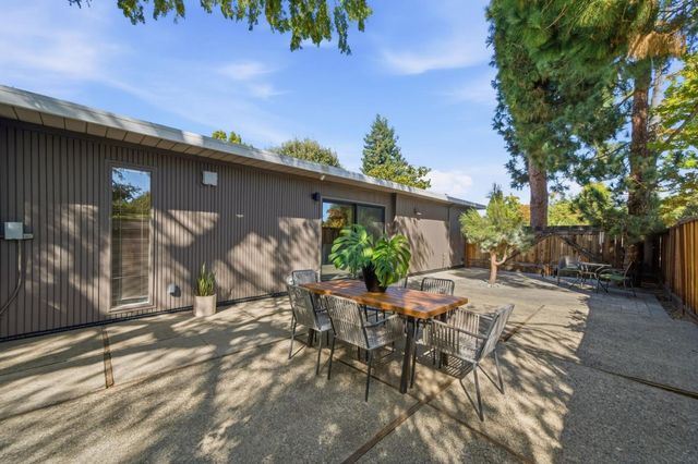 3964 Nelson Court, Palo Alto, CA 94306