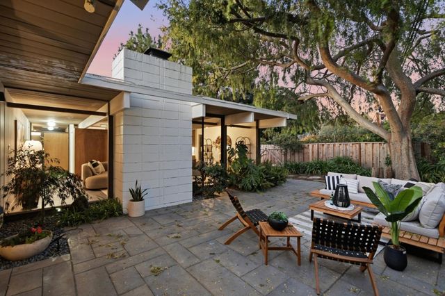 3964 Nelson Court, Palo Alto, CA 94306