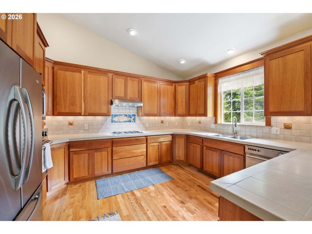 33302 NEACOXIE Ln, Warrenton, OR 97146