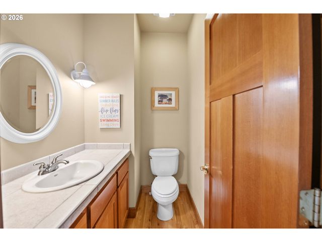 33302 NEACOXIE Ln, Warrenton, OR 97146