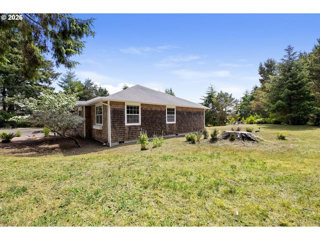 33302 NEACOXIE Ln, Warrenton, OR 97146